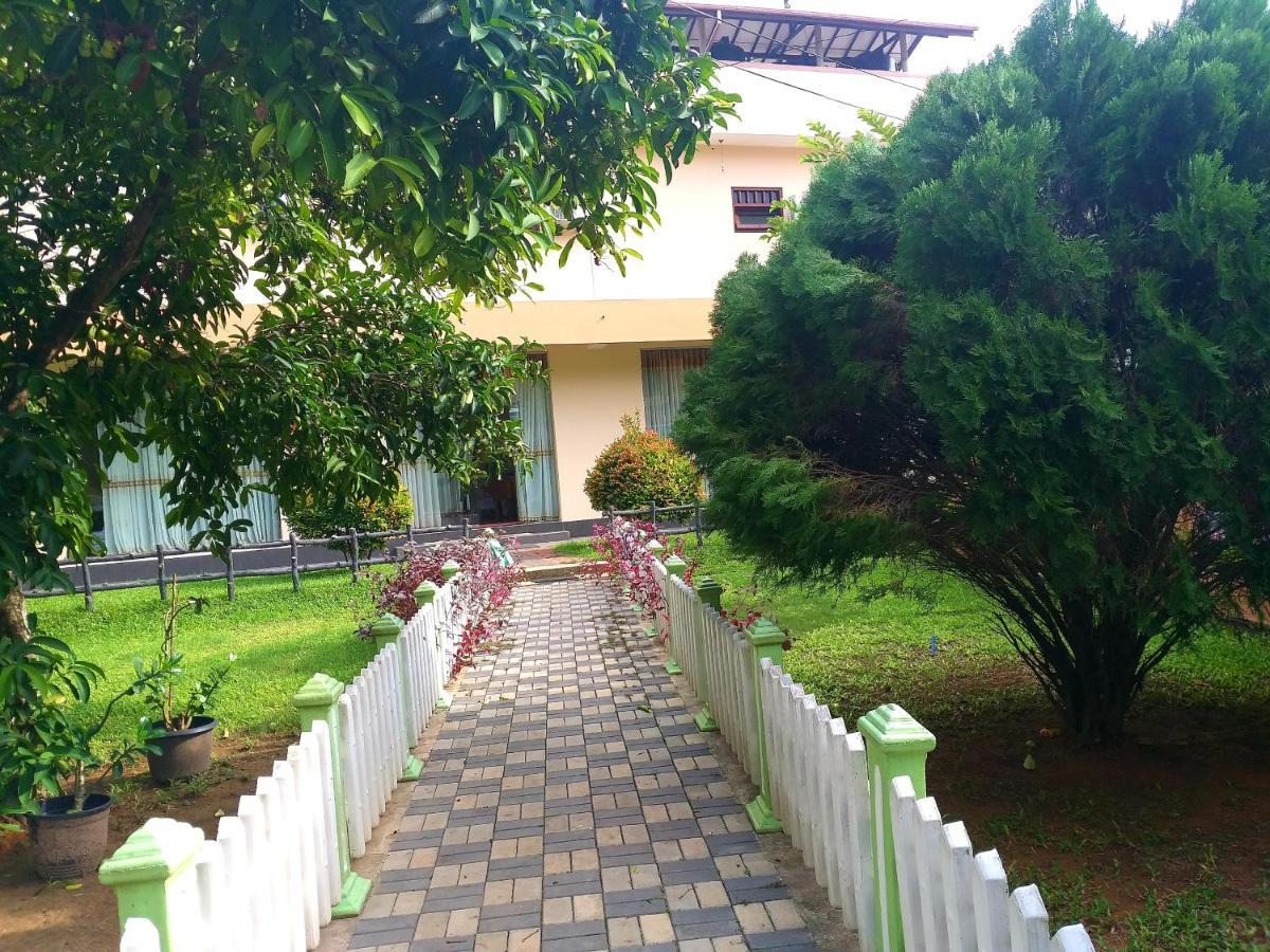 Hotel Tk Green Garden Matara Bagian luar foto