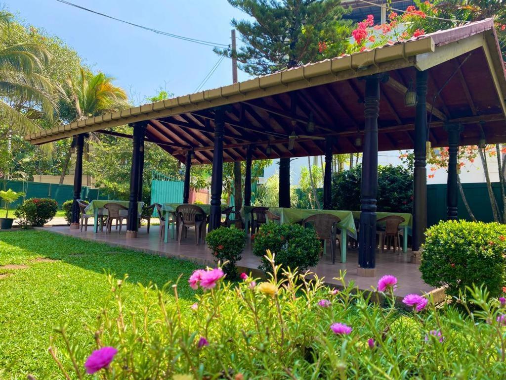 Hotel Tk Green Garden Matara Bagian luar foto