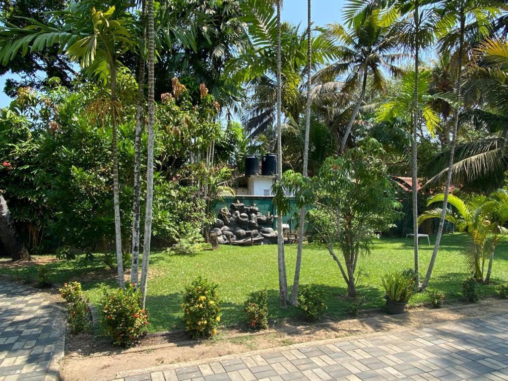 Hotel Tk Green Garden Matara Bagian luar foto