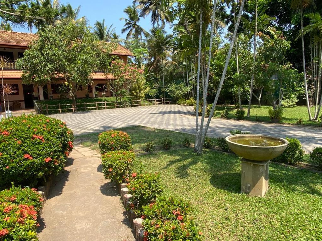 Hotel Tk Green Garden Matara Bagian luar foto