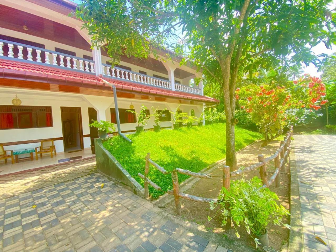 Hotel Tk Green Garden Matara Bagian luar foto